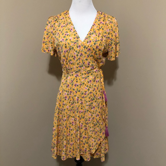 Dresses & Skirts - Yellow floral printed wrap dress
